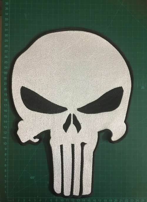 BDG545 Punisher look Skull - large 32cm x 23cm