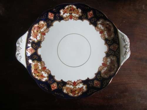 SUPERB ROYAL ALBERT HEIRLOOM  TEA SET 21  PIECES, 6 TRIOS, CAKE PLATE, SUGAR BOWL, MILK JUG