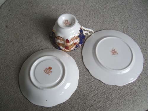 SUPERB ROYAL ALBERT HEIRLOOM GILDED TRIO