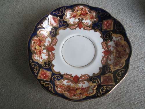 SUPERB ROYAL ALBERT HEIRLOOM  TEA SET 21  PIECES, 6 TRIOS, CAKE PLATE, SUGAR BOWL, MILK JUG