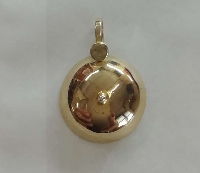 9ct Yellow Gold Small Dome Buttoo