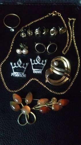 lot of earings,chains
