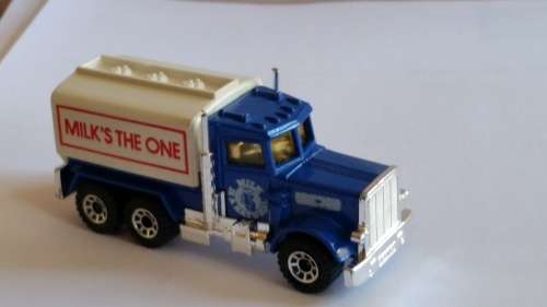 1981 - MATCHBOX LESNEY  - SERIES 56 - PETERBILT MILK TRUCK - MADE IN ENGLAND