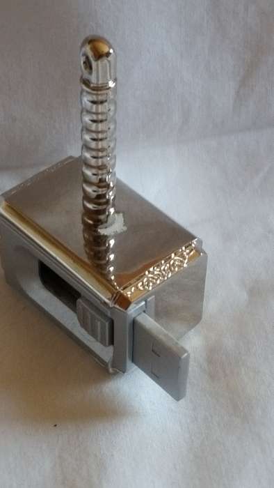 8 GB FLASH DRIVE USB 2.0 - THOR'S HAMMER