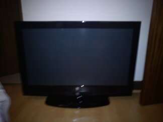 42 inch full HD with mounting kit. 1 year old tv.