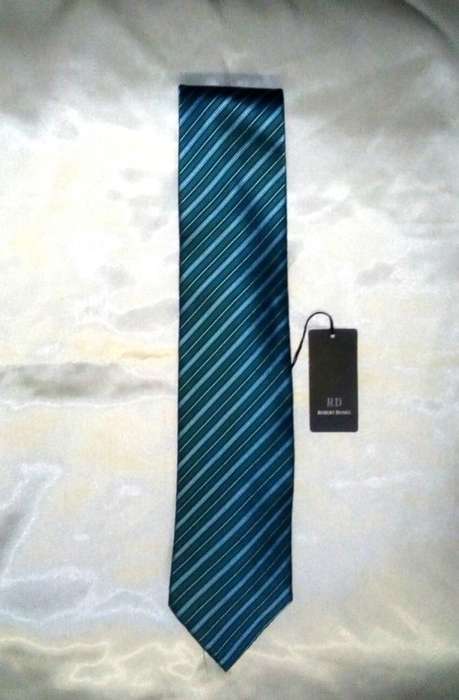 Robert Daniel Mens Tie and Handkerchief
