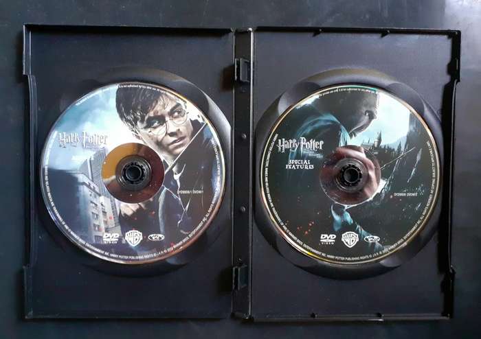 Harry Potter and The Deathly Hallows Part 1 - Special Edition (2 DVD Set)