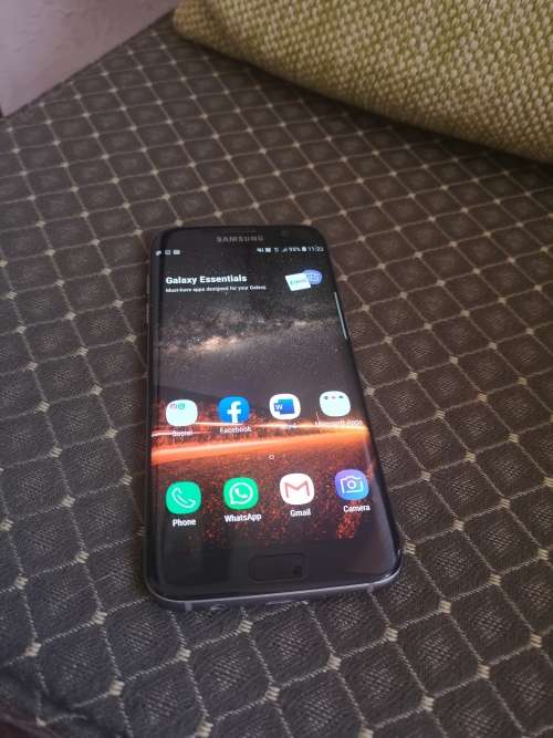 Samsung Galaxy S7 Edge 32 GB Black Onyx (Excellent condition)