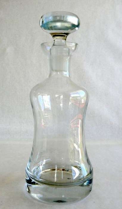 DECANTER;HEAVY,THICK BASE AND STOPPER