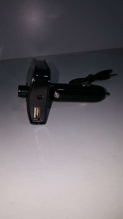 Car Bluetooth Receiver -Hands-Free Car KIt FM Transmitter XK-760