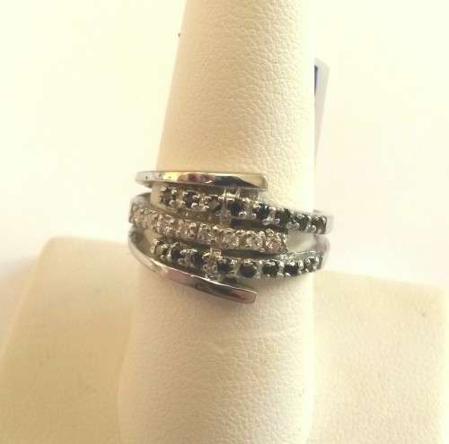 0.12ct Clear and Black CZ Wedding Band Style Ring in 925 Sterling Silver- Size 7-8