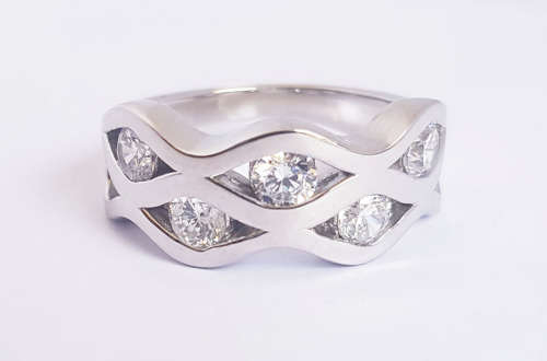*CD DESIGNER JEWELRY* 2.15ctw Clear CZ Ring in Silver- Size Q