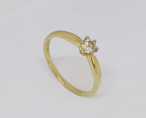 0.34ct Diamond ring in 9K Yellow Gold