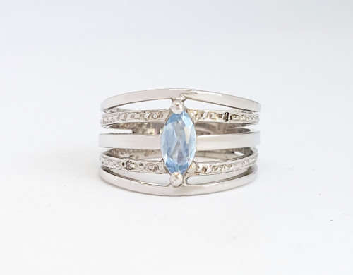 925 Sterling Silver Marquise cut Cubic Zirconia ring- Size 7