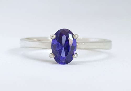 **CD DESIGNER JEWELRY** Simulated tanzanite Oval Solitaire ring in Silver- Size O