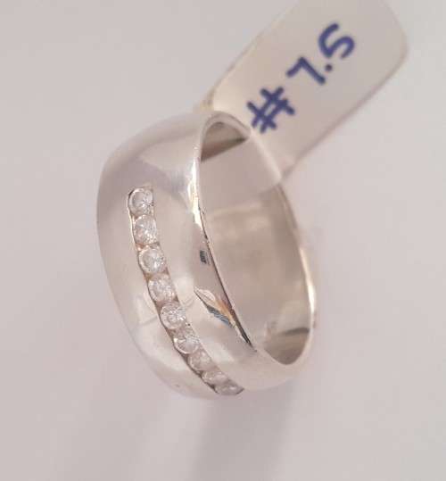 CZ 7.8mm Band in Silver- Size 7.5