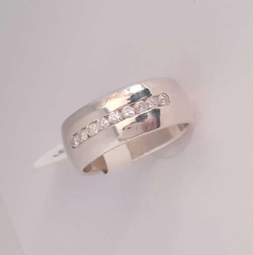 CZ 7.8mm Band in Silver- Size 7.5