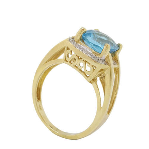 2.9ct Swiss Blue Topaz and Diamond Ring