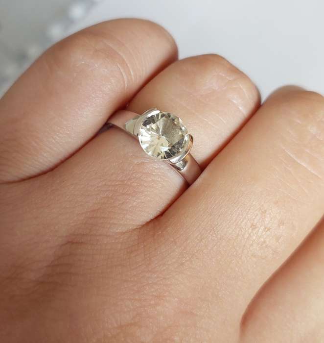 *CD DESIGNER JEWELRY* 2ct Citrine Solitaire Ring in Silver- Size 8.5