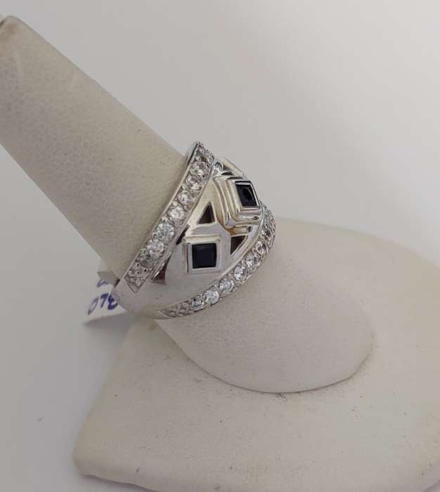 *CD DESIGNER JEWELRY* 1.23ctw Simulated Sapphires and Clear CZ Ring in Silver