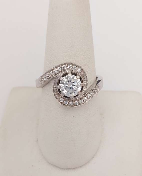 CD DESIGNER JEWELRY 1.09ctw CZ Ring in Silver - Size R