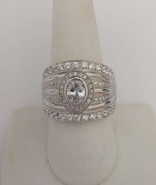 *CD DESIGNER JEWELRY* 3.26ctw CZ Broad Silver Ring- Size R