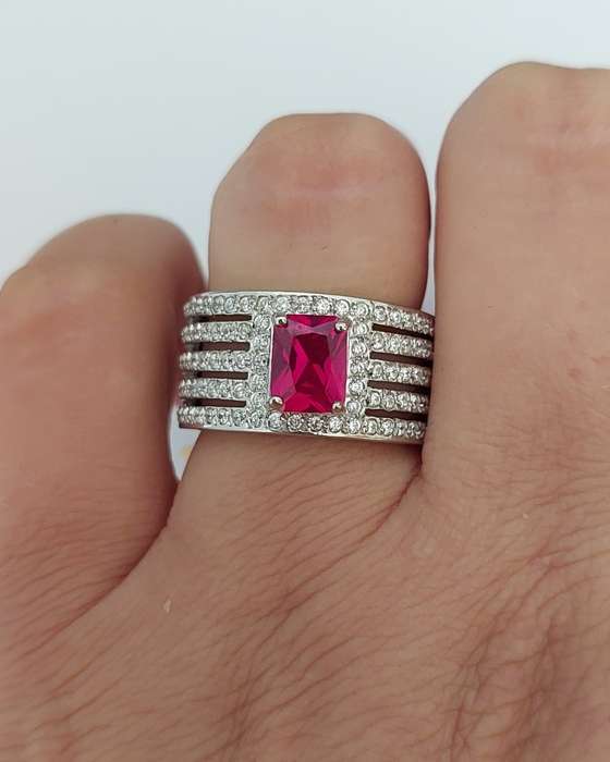 *CD DESIGNER JEWELRY* 1.5ct Emerald Ruby Red CZ Halo Ring in Silver- Size R