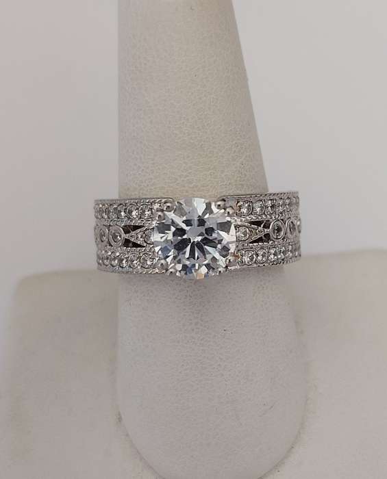 *CD DESIGNER JEWELRY* 2ct CZ Broad Band Ring in Silver- Size 8 , 9