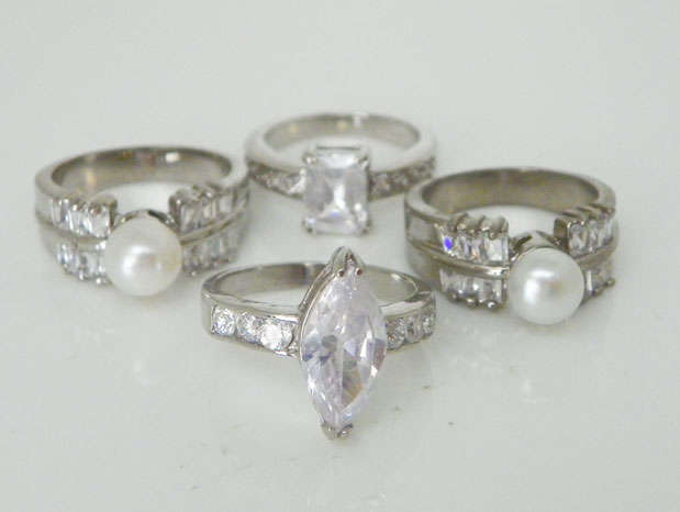 ***FANTASTIC VALUE*** Wholesale Lot of 4 rings***