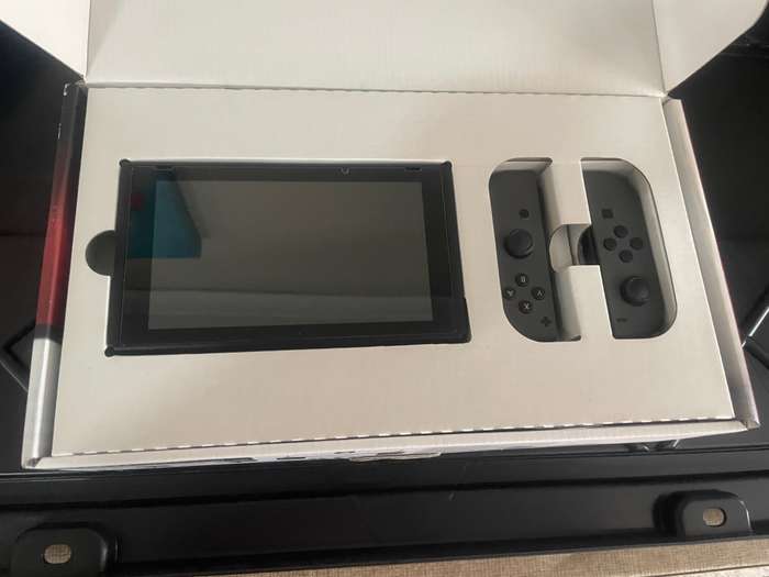 Nintendo switch V1 ( FW 16.0.3 ) + 64GB SD card