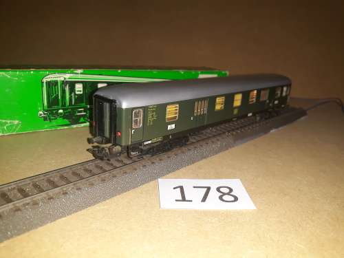 Marklin 4044 - Express Luggage Van with tail and interior lighting - "HO"