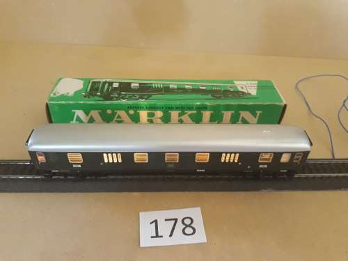 Marklin 4044 - Express Luggage Van with tail and interior lighting - "HO"