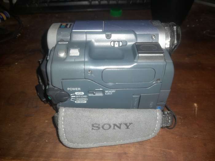 SONY DCR-TRV22E DIGITAL HANDYCAM | MiniDV/Digital8 CASSETTE | MEMORY STICK PRO SLOT | RETRO