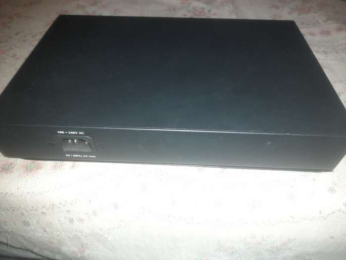 INTELLINET 8 PORT PoE+ GIGABIT SWITCH | 4 PoE & 4 PoE+ | IEEE 802.3AT/AF