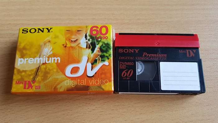 SONY DCR-TRV22E DIGITAL HANDYCAM | MiniDV/Digital8 CASSETTE | MEMORY STICK PRO SLOT | RETRO