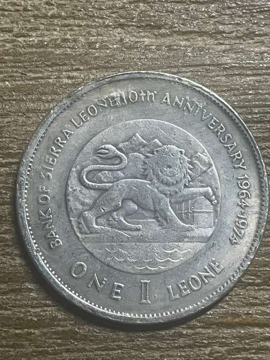 1 Leon 1974 *** Sierra Leon *** Imitation Crown not silver