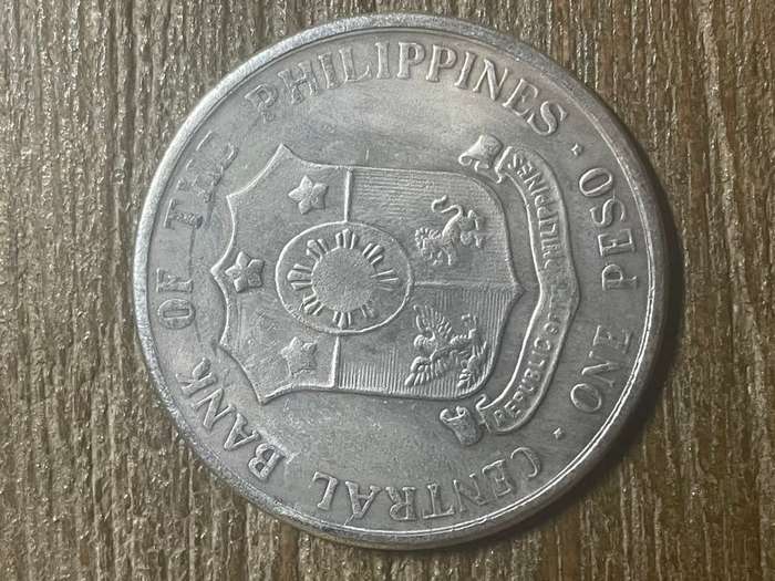 1903 *** 1 peso Phillipines *** Imitation Crown not silver