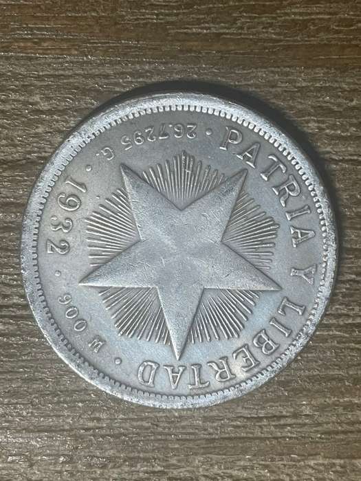 1932 *** un peso Cuba *** Imitation Crown not silver