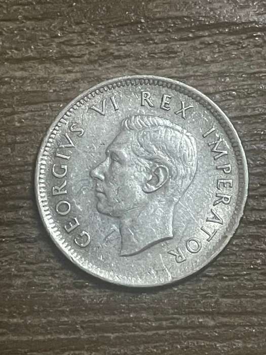 1942 *** Shilling *** A/unc  highly collectable