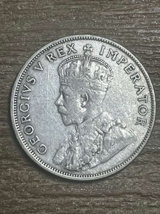 1932 *** 2 shilling *** A/unc  highly collectable
