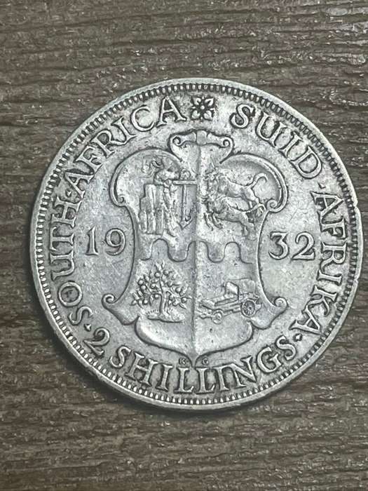 1932 *** 2 shilling *** A/unc  highly collectable