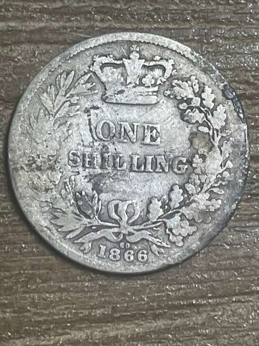 1886 *** British Shilling *** fine condition please view picture