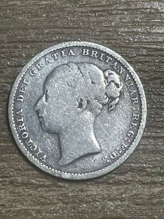 1880 *** British Shilling *** collectable