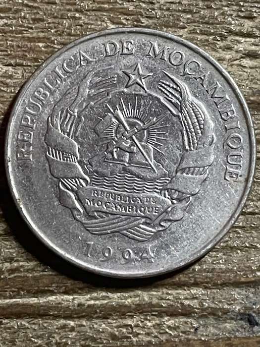 1994 *** Mocambique 1000 meticais *** Seldom offered