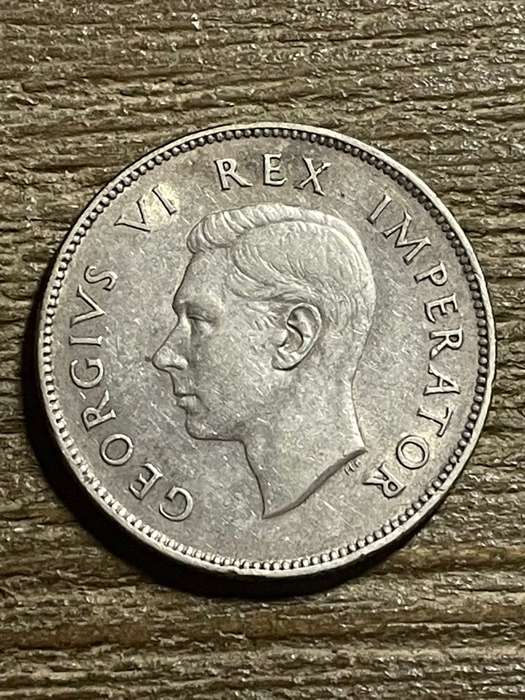 1943 *** 2 Shilling *** decent features better than photos