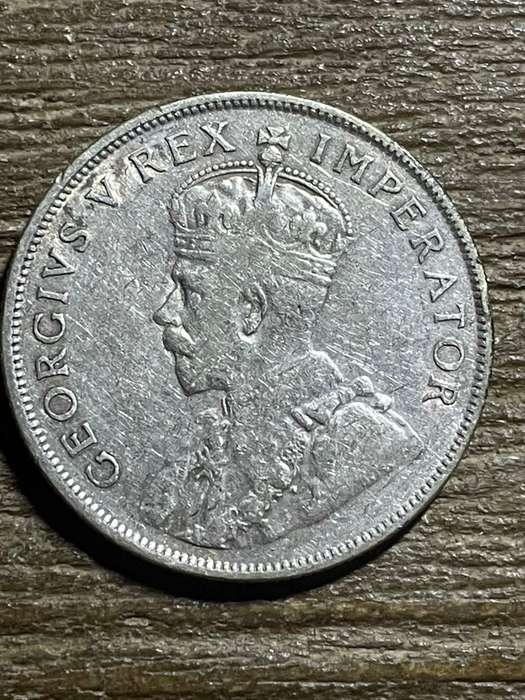 1933 *** 2 Shilling *** a/unc  please see pictures