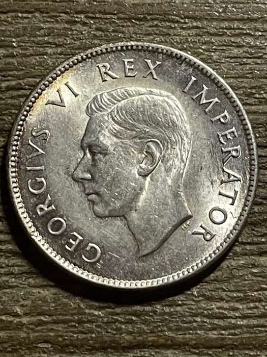 1942 *** 2 Shilling *** Unc dealer stock