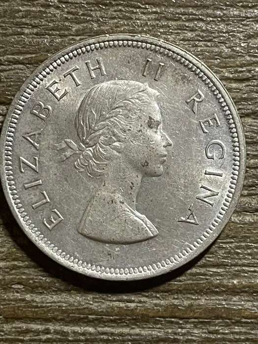 1953 *** 2 1/2 Shilling  *** uncirculated condition