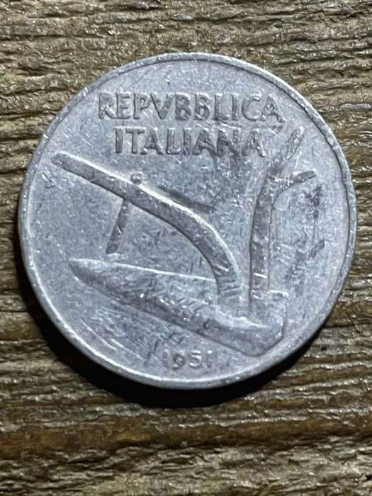 1951 *** Italian 10 Lira *** Aluminium coin
