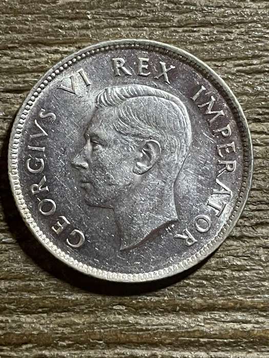 1943 *** 2 Shilling *** looks unc